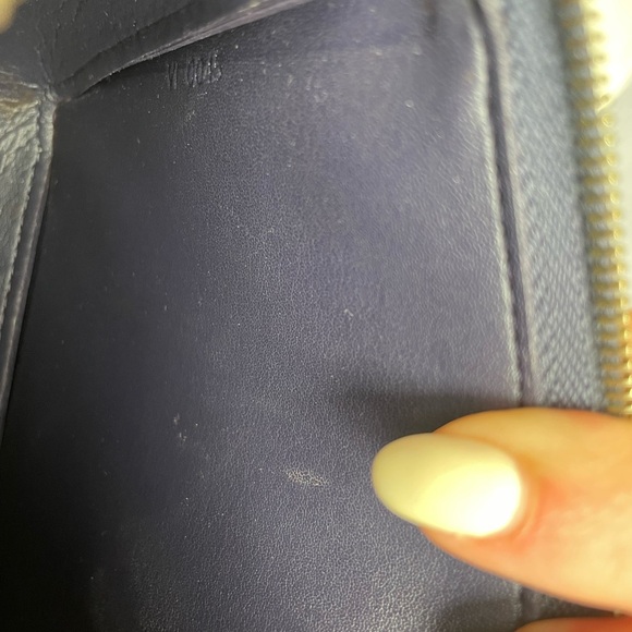 Authentic Louis Vuitton Vernis Muted Purple Patent Shoulder Bag - Picture 9 of 9